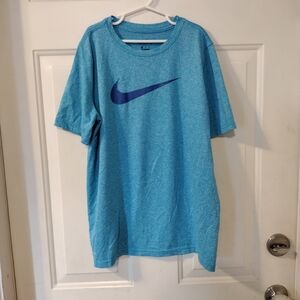 Nike Dri-FIT Swoosh Athletic Boy's Light Blue T-Shirt Size XL